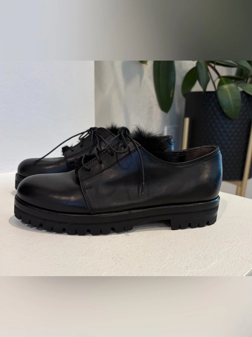 AGL Attilio Giusti Leombruni W 5.5 Black Leather Rabbit Fur Lugged Sole Derby